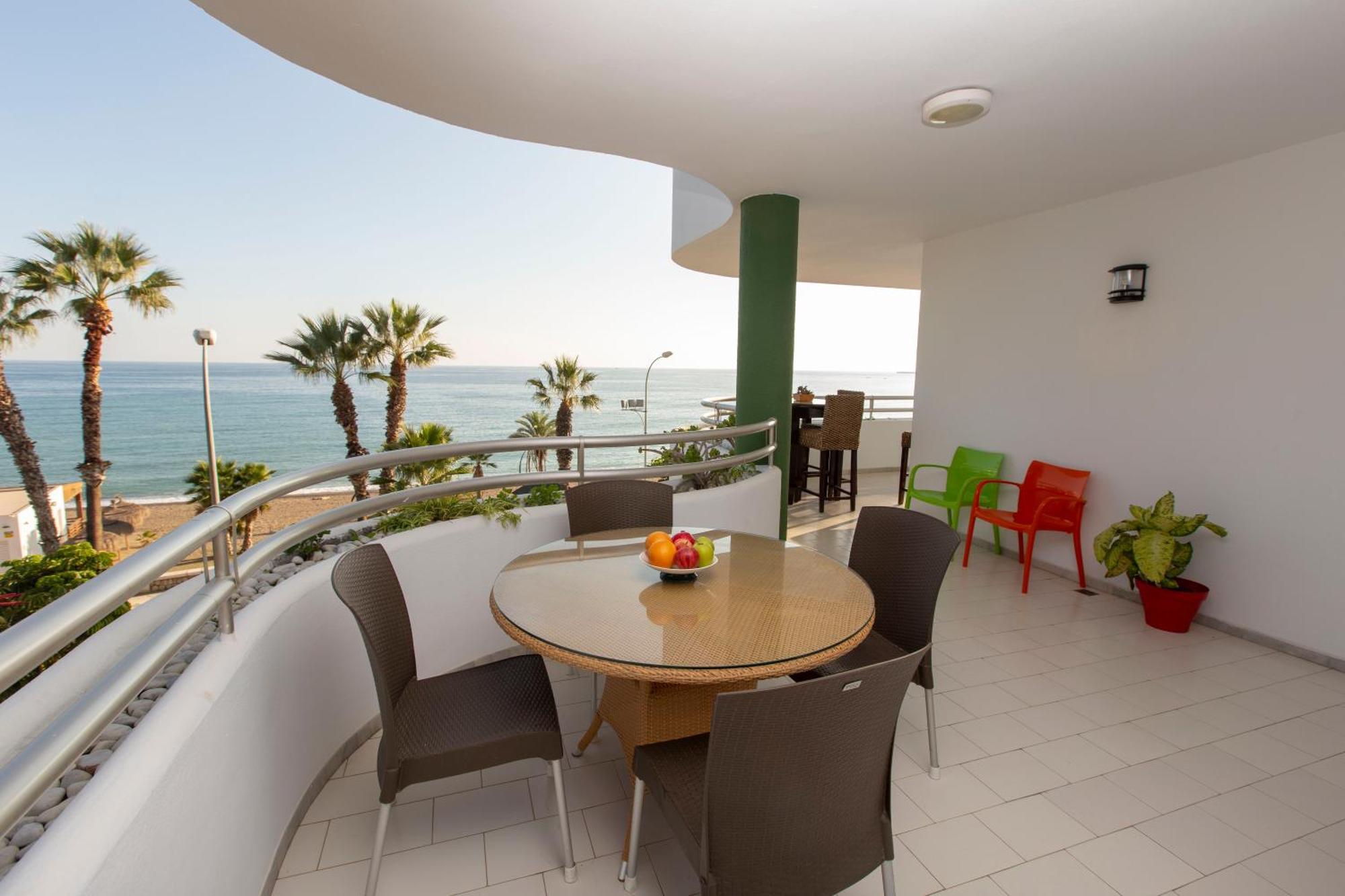 Villa Venecia, Apartamento De Lujo En 1º Linea De Playa + Parking Málaga Buitenkant foto