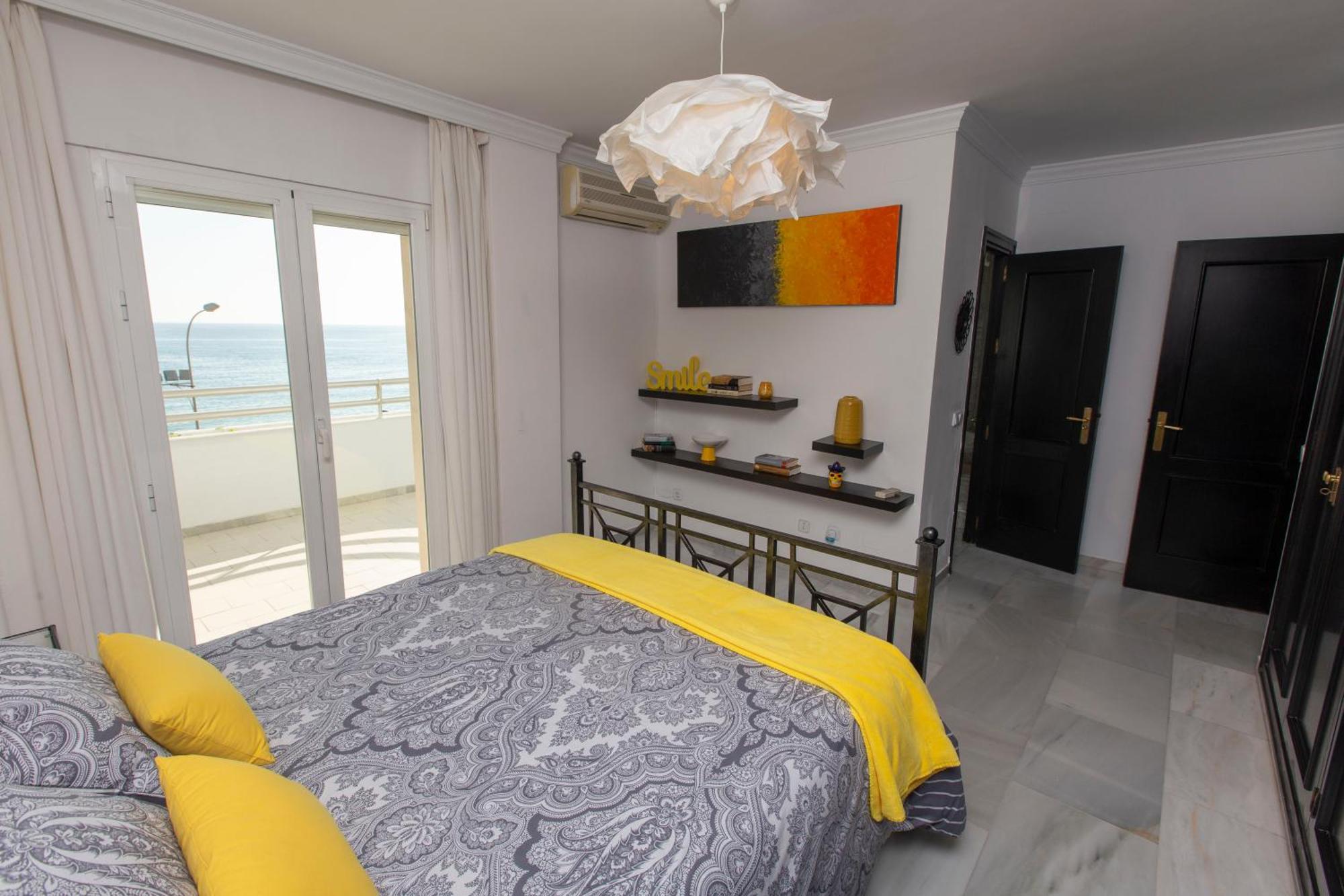 Villa Venecia, Apartamento De Lujo En 1º Linea De Playa + Parking Málaga Buitenkant foto
