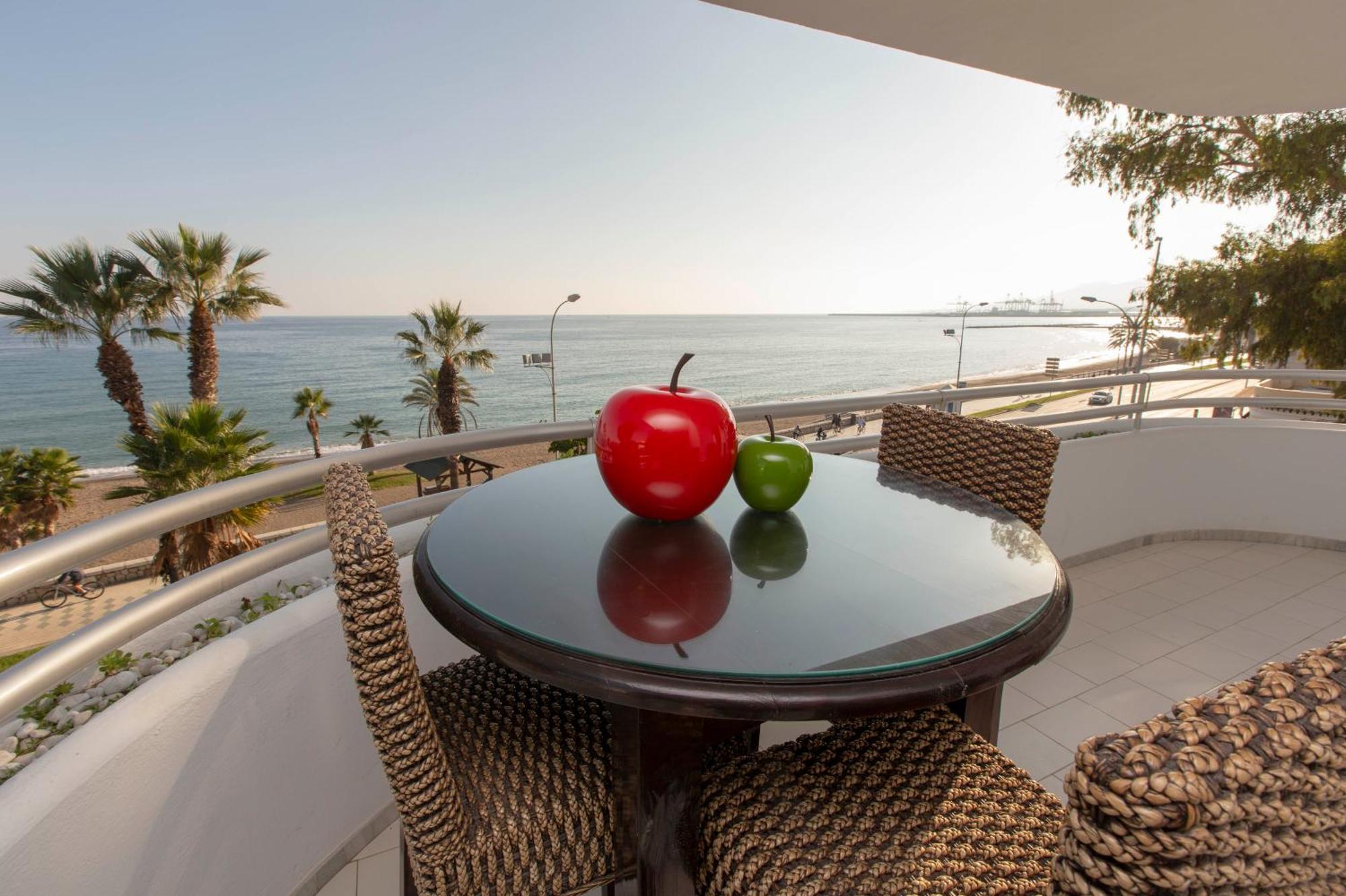 Villa Venecia, Apartamento De Lujo En 1º Linea De Playa + Parking Málaga Buitenkant foto