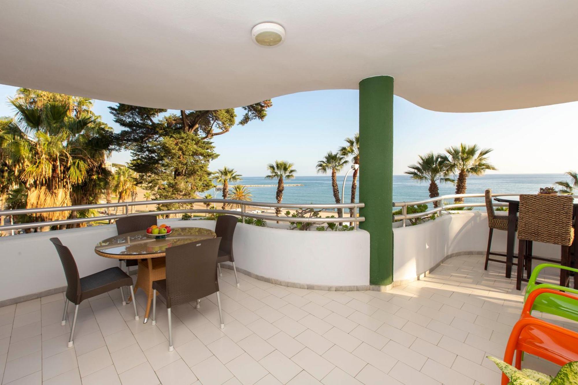 Villa Venecia, Apartamento De Lujo En 1º Linea De Playa + Parking Málaga Buitenkant foto